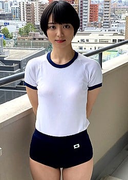 Suzu Monami portrait